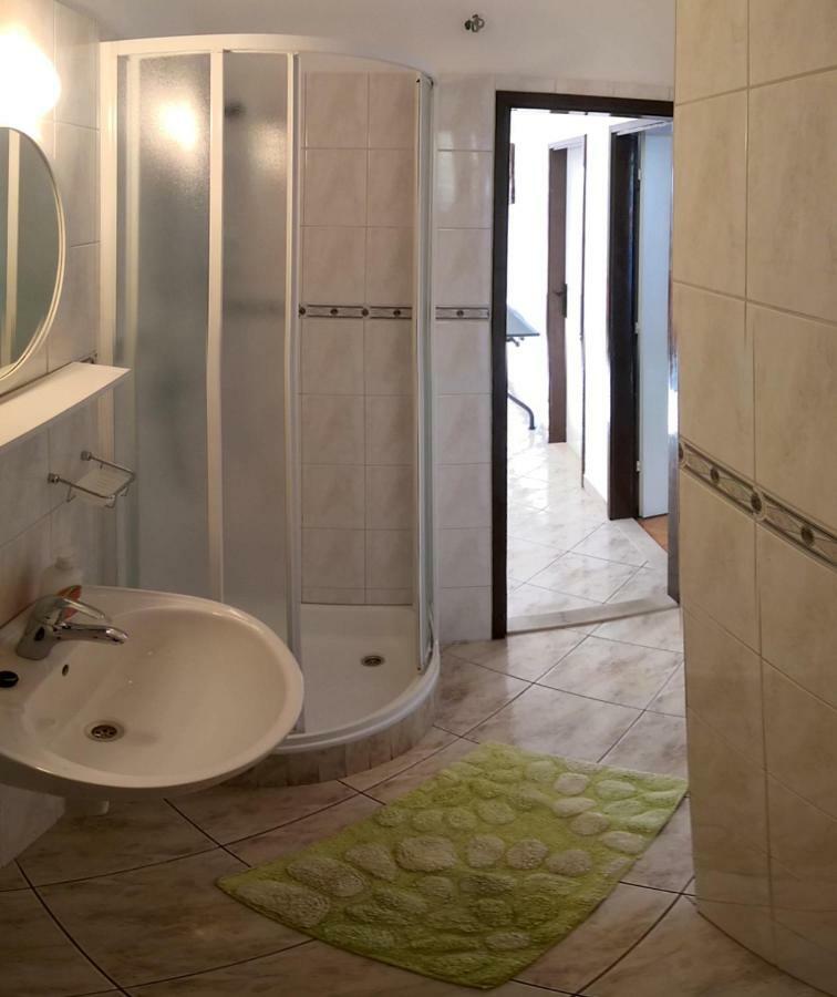 Apartmani Sandro Иван Долац Екстериор снимка