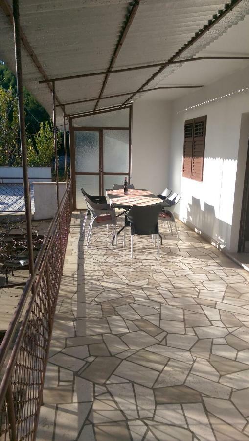 Apartmani Sandro Иван Долац Екстериор снимка