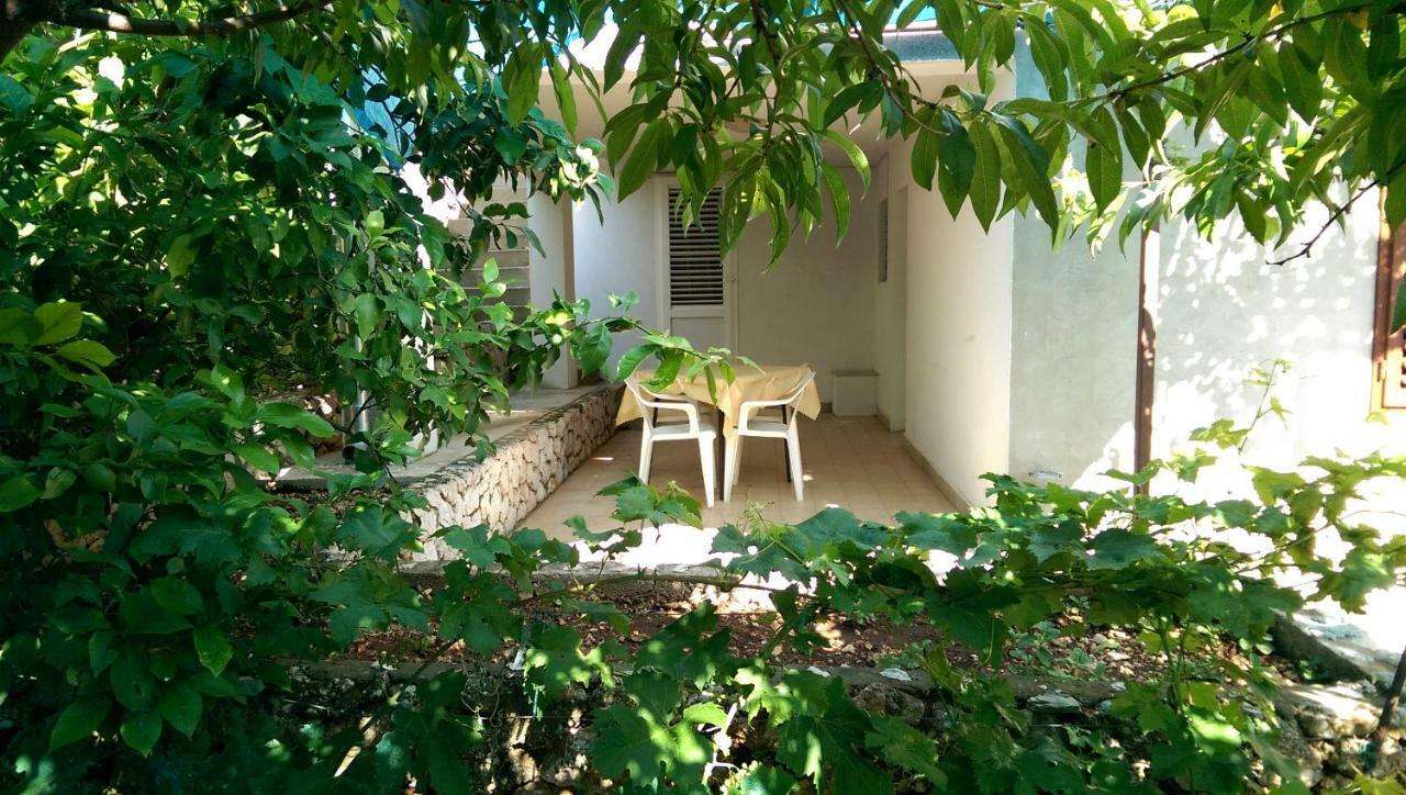 Apartmani Sandro Иван Долац Екстериор снимка