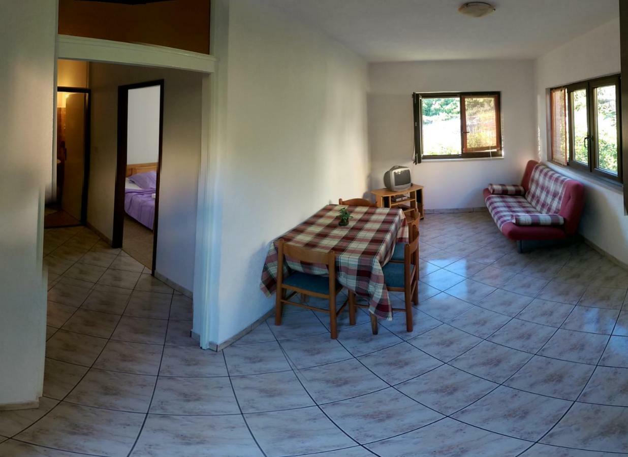 Apartmani Sandro Иван Долац Екстериор снимка