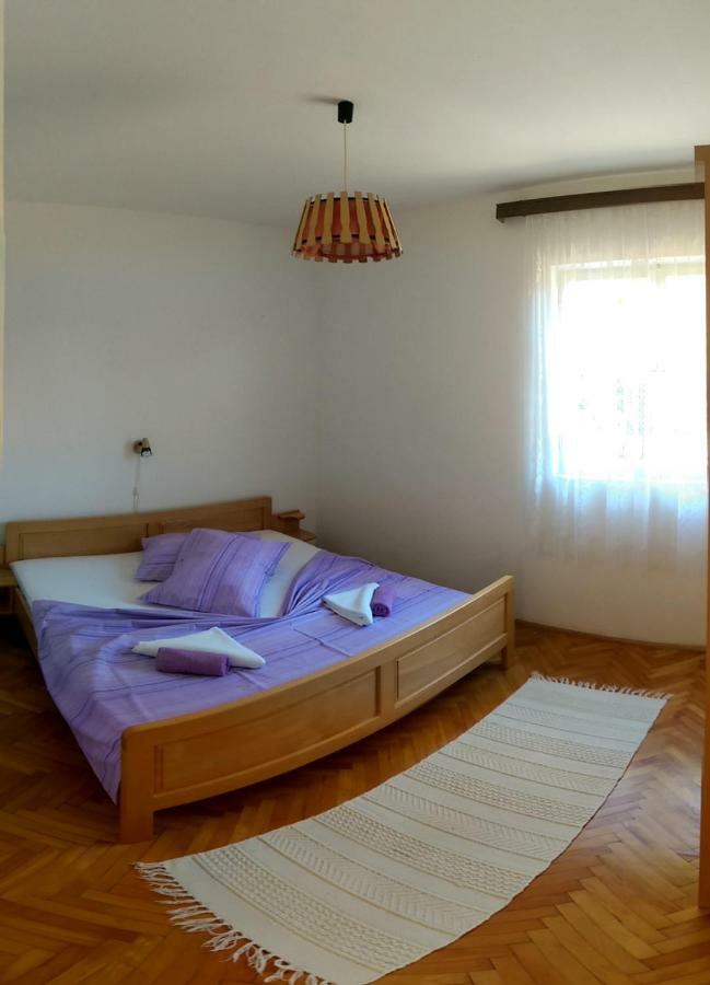 Apartmani Sandro Иван Долац Екстериор снимка