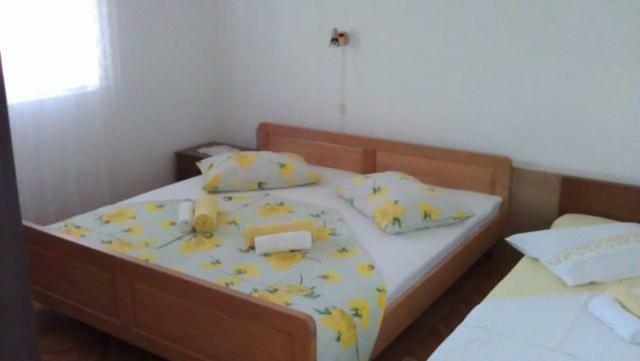 Apartmani Sandro Иван Долац Екстериор снимка