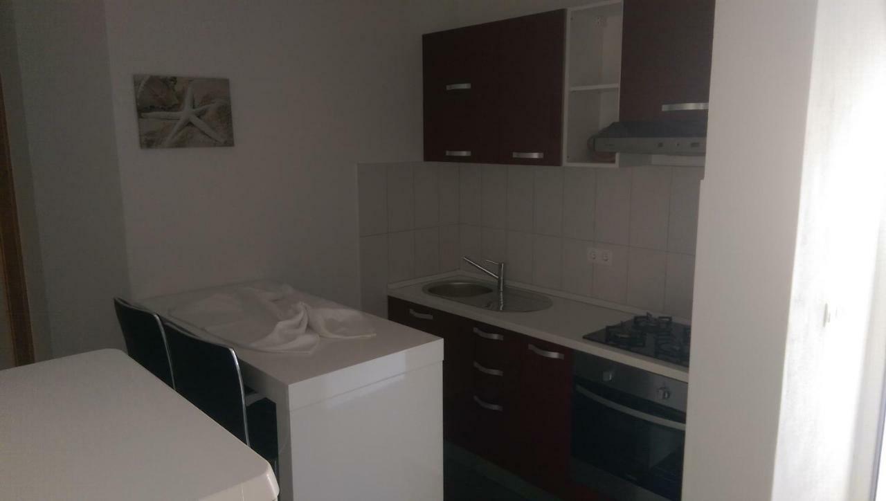 Apartmani Sandro Иван Долац Екстериор снимка